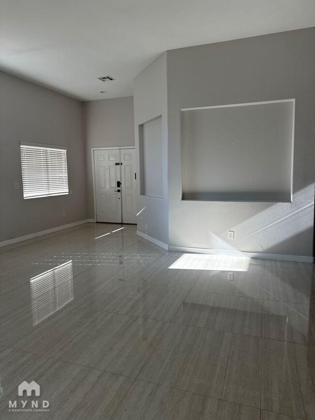 Foto del edificio - 6712 Donna St