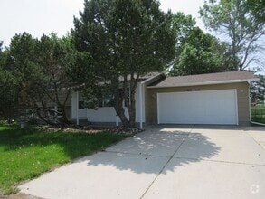 Building Photo - 1418 Mading Dr