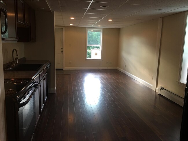 Building Photo - 584 Riverside Dr