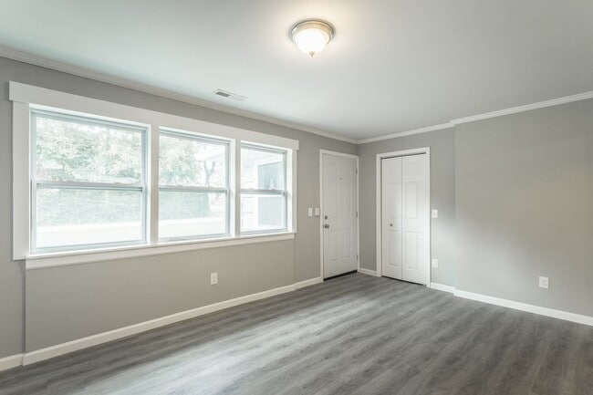 Building Photo - 3204 Harrison Pike