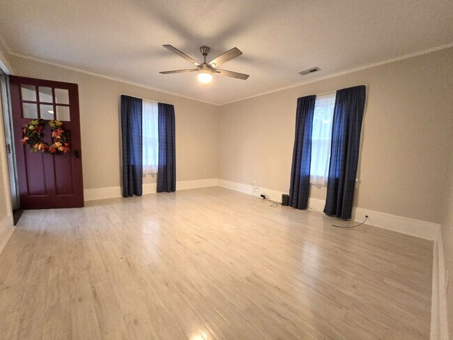 Foto del edificio - 903 Raleigh St