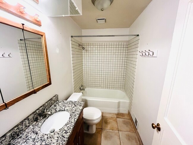 Building Photo - 170 E 1100 S