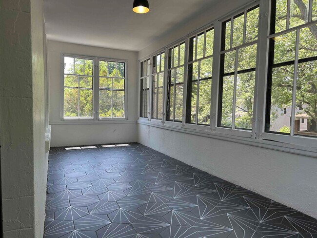 Foto del edificio - 3841 N Lawndale Ave