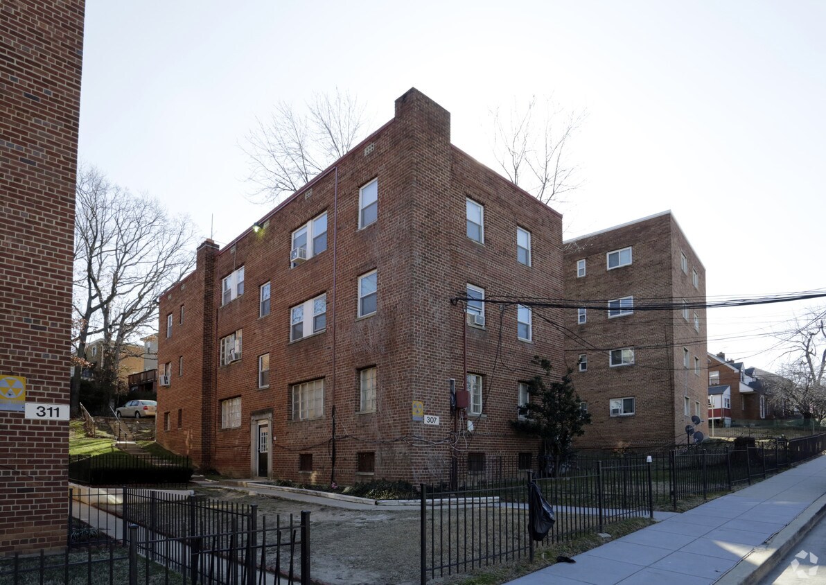Division Flats Apartments in Washington, DC