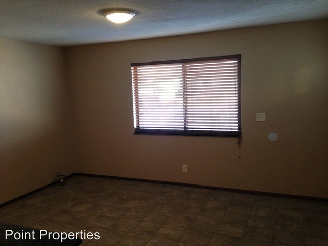 Building Photo - 1430-1430 Spencer Dr