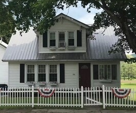 Building Photo - 390 Main St
