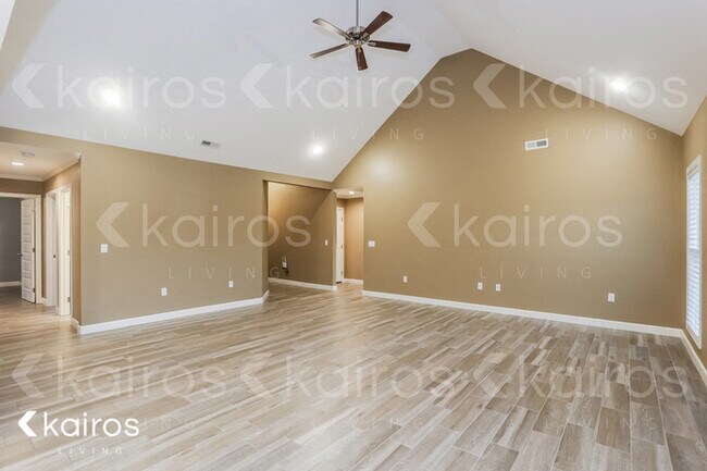 Foto del edificio - 977 Garrett Ln