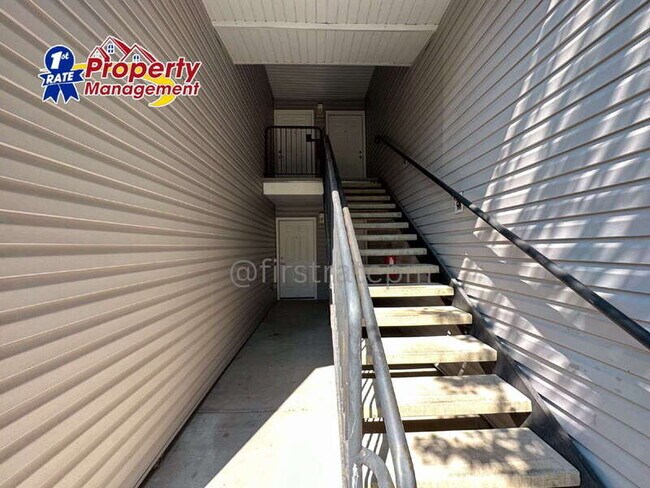 Building Photo - 11884 Cloverbrook Ln