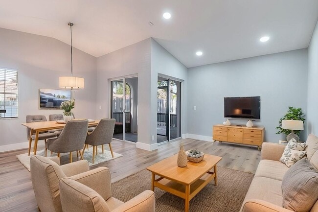 Photo - 1579 Springside Dr House