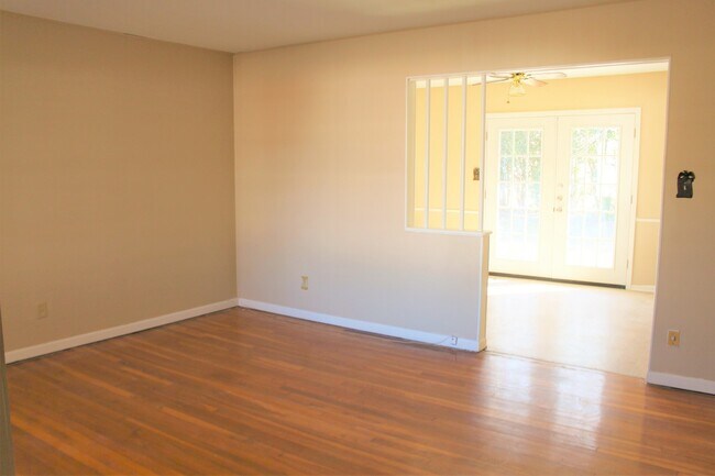 Building Photo - PRICE REDUCTION - AVAILABLE NOW!