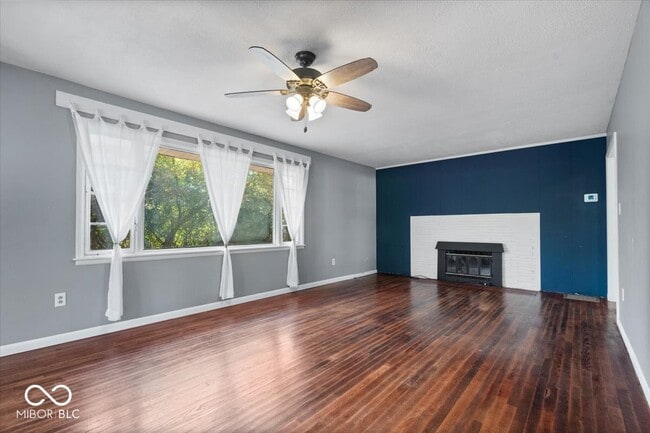 Foto del edificio - 10293 E County Rd 100 S