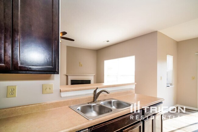 Foto del edificio - 2601 Wildflower Ln