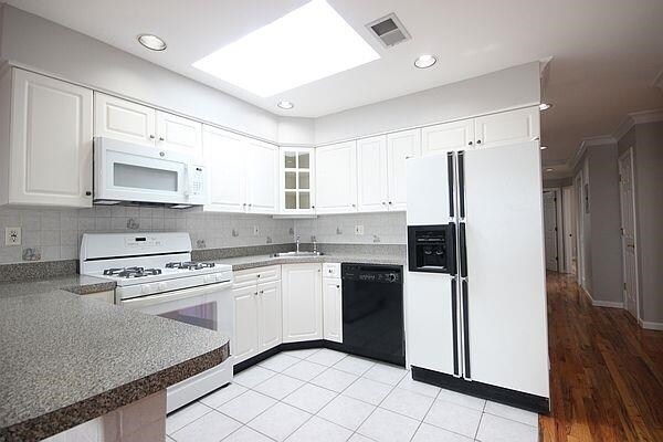 Foto del edificio - 247 Terrace Ave