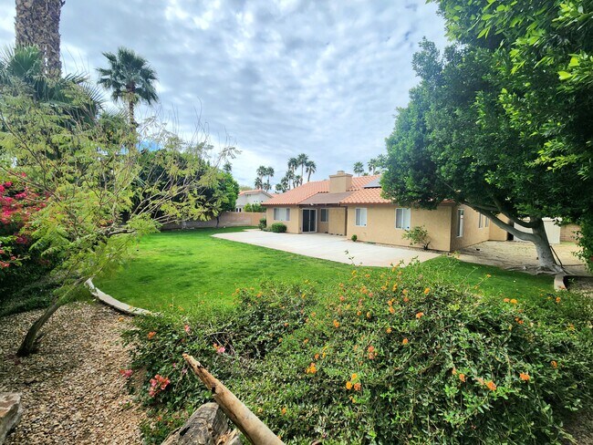 Foto del edificio - 39850 Regency Way