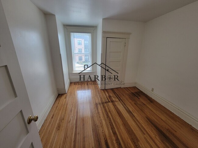 Foto del edificio - 711 1st Dr NW