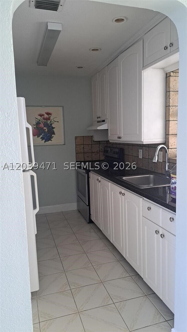 Foto del edificio - 5813 SW 140th Ave
