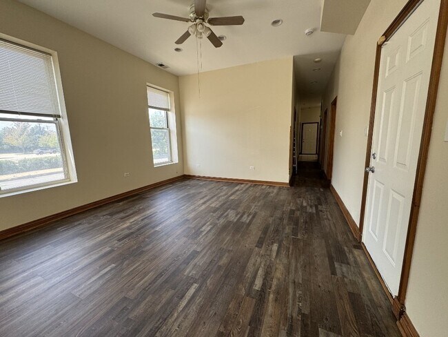 Foto del edificio - 3158 W Jackson Blvd