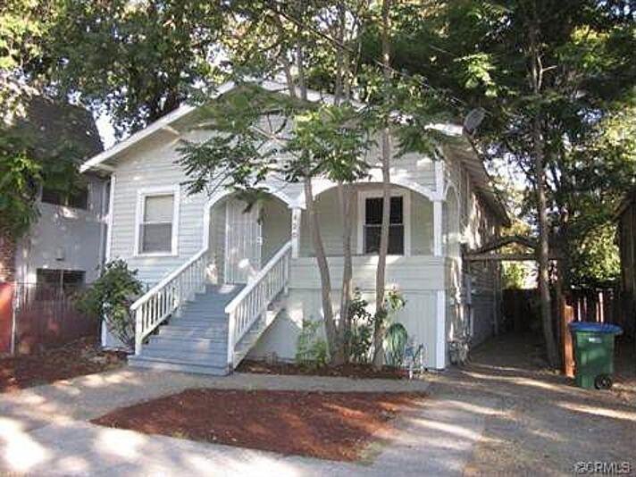 Primary Photo - 420 W 6th St