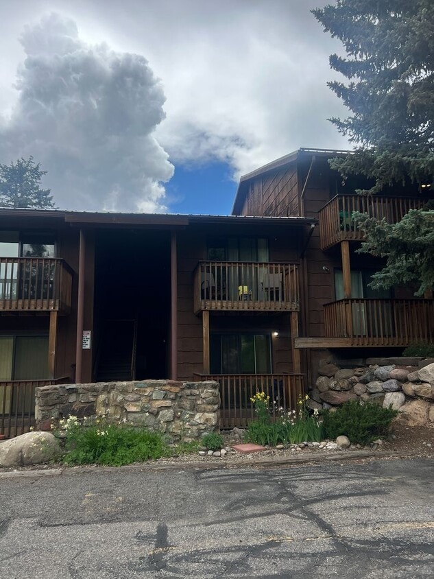 Primary Photo - 1 Bedroom 1 Bath Condo near Animas Mountai...