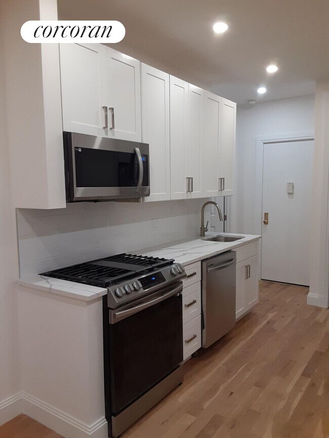 Building Photo - 53 E 97th St