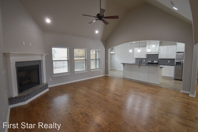Foto del edificio - 4 br, 2.5 bath House - 401 N Reeds Bridge ...