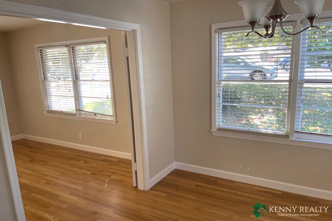 Building Photo - Three Bedroom Home with Bonus Room in San ...