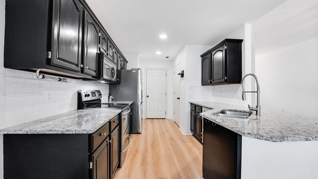 Building Photo - 6820 Cutter Ct