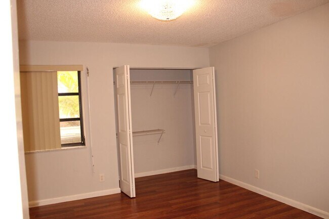 Building Photo - 21541 Altamira Ave
