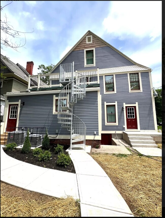 Building Photo - 958 Woodruff Place Middle Dr