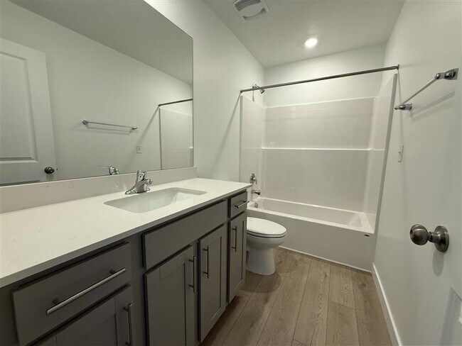 Foto del edificio - 1545 W Bravo Dr