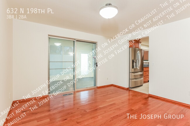 Foto del edificio - 632 N 198th Pl