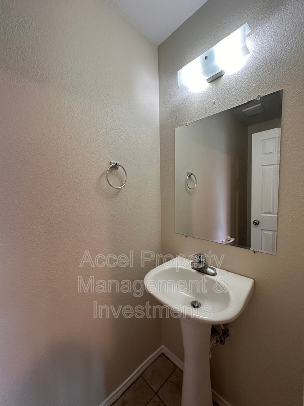 Foto del edificio - 819 Briarwood Dr