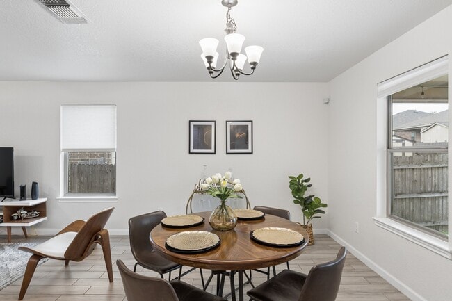 Building Photo - 903 Spello Cir
