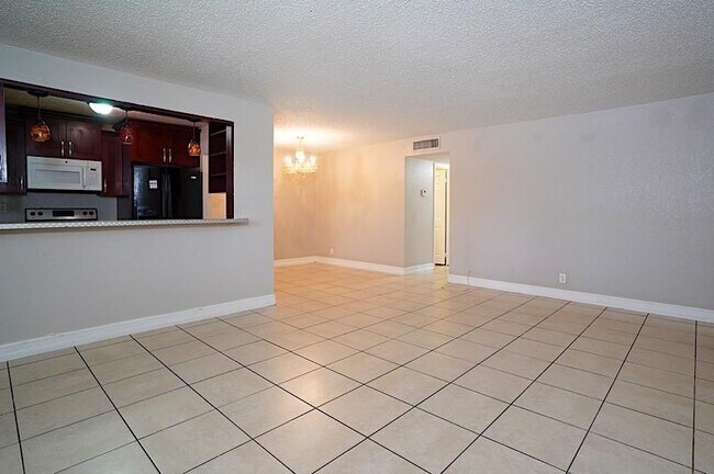 Foto del edificio - 4160 NW 21st St