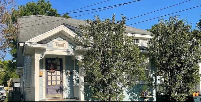 Building Photo - 656 N 8th St