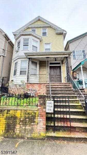 Primary Photo - 324 Court St