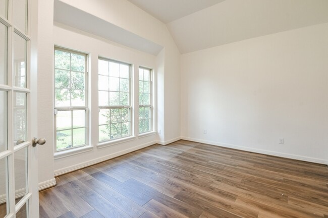 Building Photo - 1215 Redstone Glen Ln