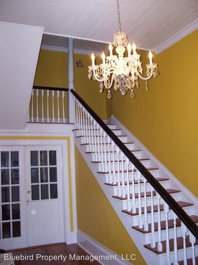 Building Photo - 4 br, 3 bath House - 217 Hudson Street