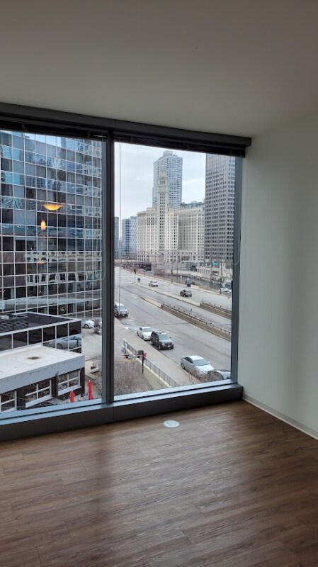 Building Photo - 323 E Randolph St