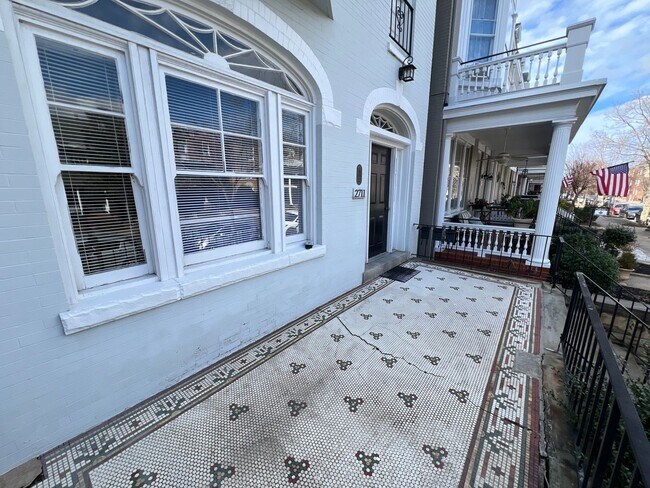 Foto del edificio - 2711 W. Grace St.