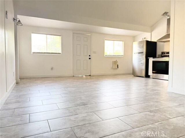 Foto del edificio - 3233 E Cameron Ave