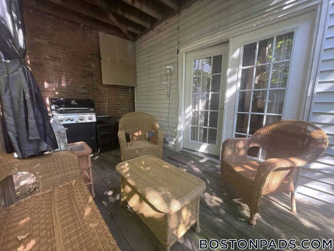 Building Photo - 173 West Seventh St.