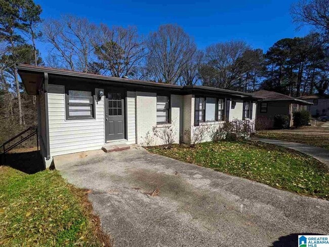 Foto del edificio - Bright & Spacious 4BR/2BA Home in Birmingham