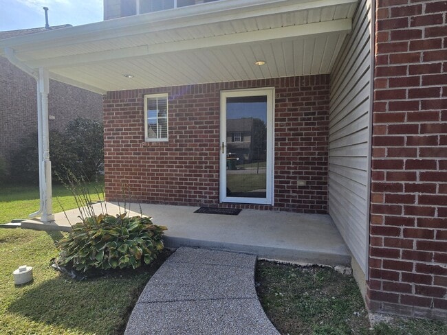 Foto del edificio - 1015 Daniel Ln