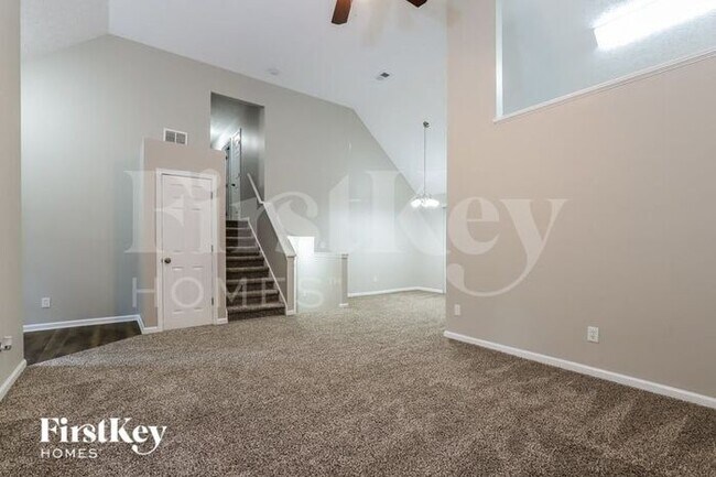 Building Photo - 5835 Shadewater Dr
