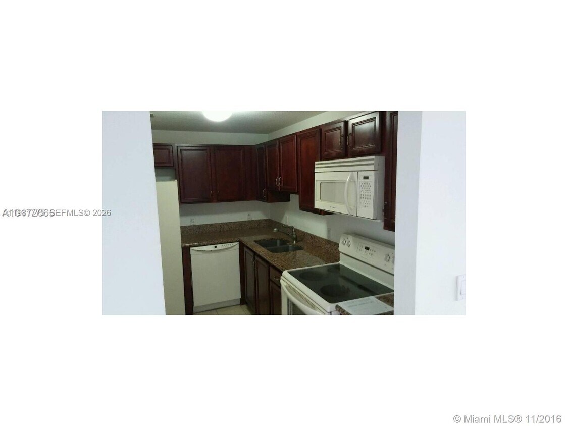 Foto del edificio - 5271 SW 8th St