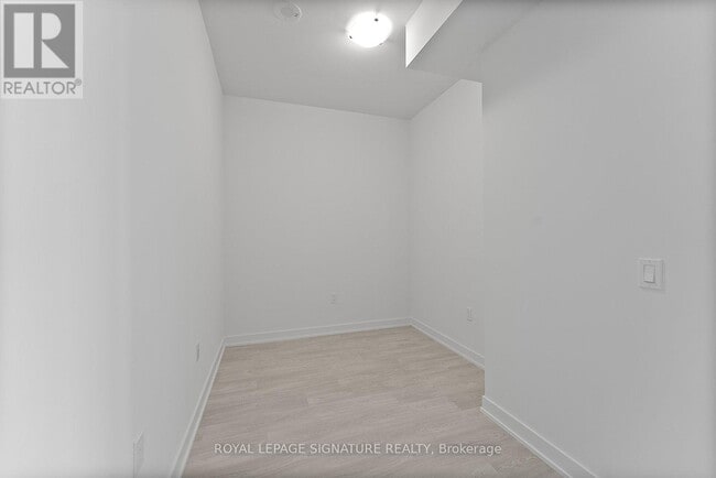 Photo du bâtiment - 1-311 Kyle Lowry Rd