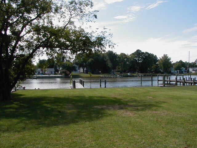 Building Photo - 307 Irene Way