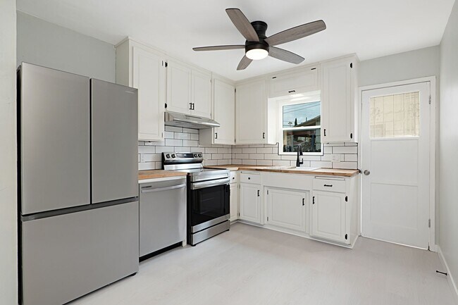 Building Photo - Large Corner Lot with a newly remodeled 2 ...