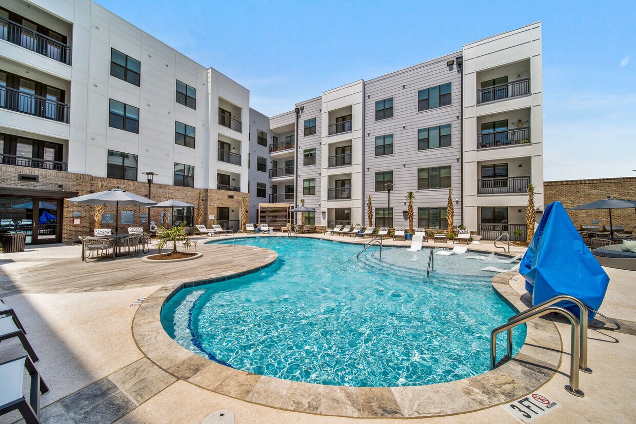 FLATS ON FRONT Apartments in Wilmington, NC